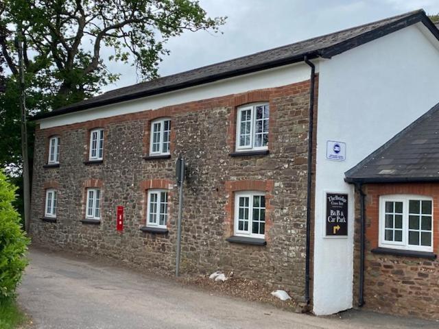 The Thelbridge Cross 4*